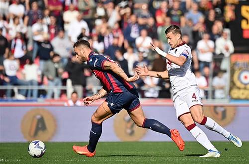 Cagliari đấu với Genoa