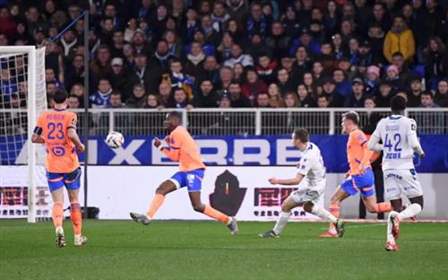 Auxerre đấu với Marseille