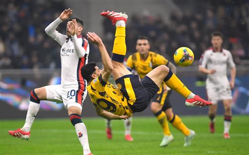 Inter Milan đấu với Genoa