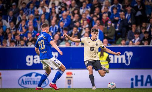 Real Oviedo đấu với Barcelona