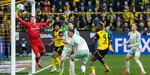 Dortmund đấu với Werder Bremen