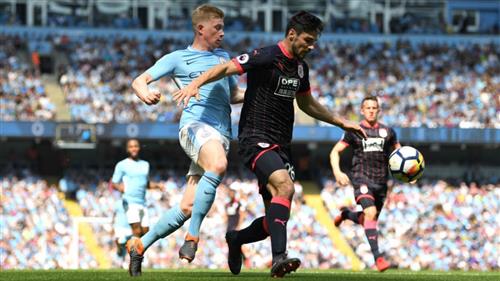 Manchester City đấu với Huddersfield