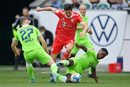 Wolfsburg đấu với Bayern Munich