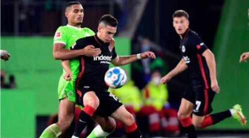 Wolfsburg đấu với Eintracht Frankfurt
