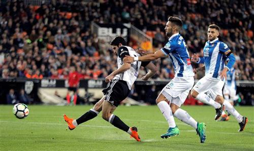 Sevilla đấu với Valencia
