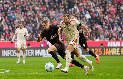 Bayern Munich đấu với St Pauli
