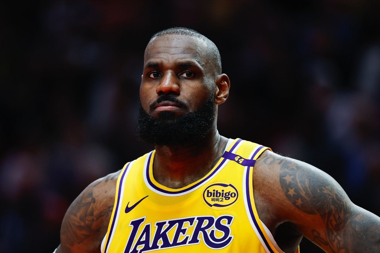 Wade: Đội hình không có James cho phép Lakers nhìn thấy tương lai, nhưng sẽ quá vội vàng nếu nói rằng họ không cần anh ấy lúc này