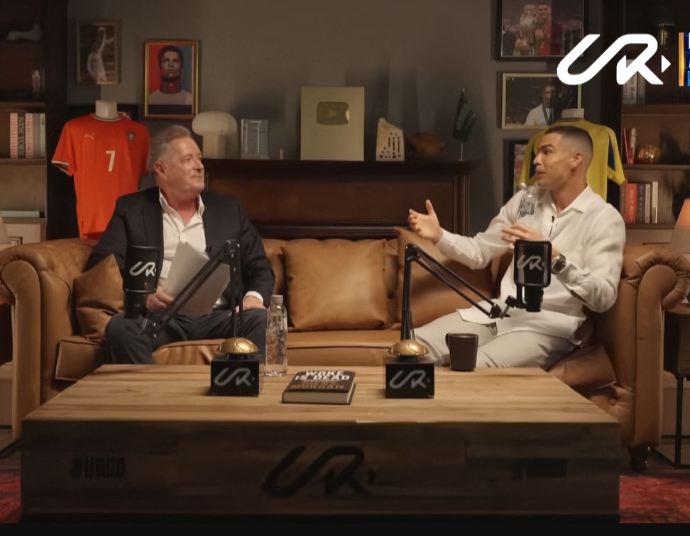 Ronaldo: Ferguson giống bố tôi trong bóng đá, tất cả các HLV đều giúp đỡ tôi