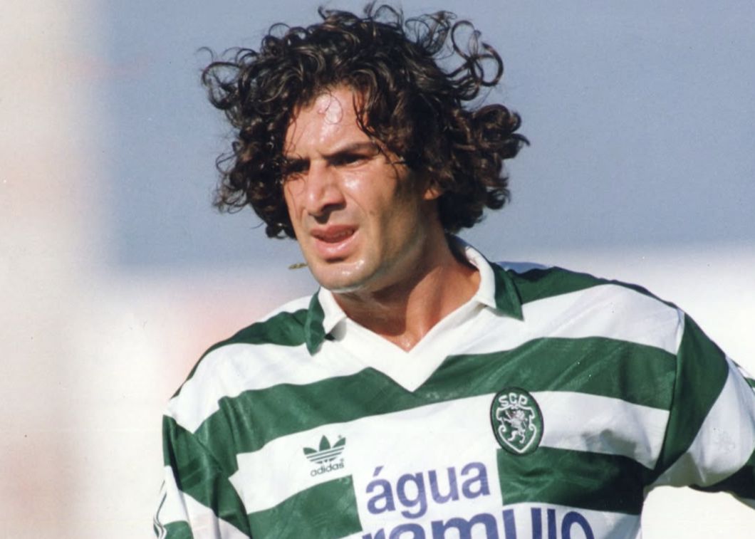 Truyền thông Bồ Đào Nha: Mạng xã hội thể thao Bồ Đào Nha đăng tin chúc mừng sinh nhật Figo, người sau đó đã xảy ra xô xát gay gắt với người hâm mộ.