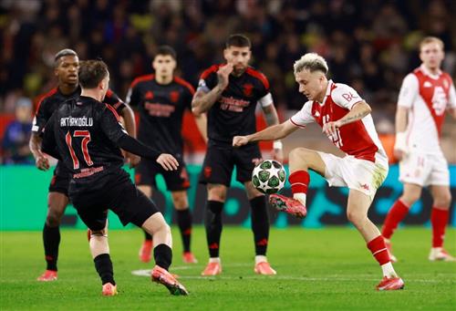 Monaco đấu với Benfica