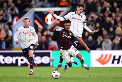 Aston Villa đấu với Bologna