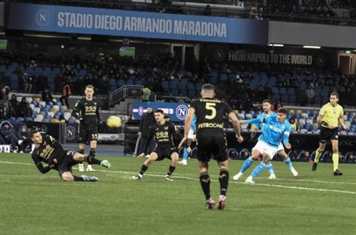 Hỗ trợ VS Hellas Verona