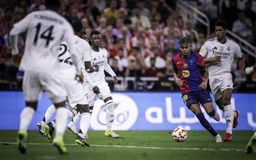 Real Madrid đấu với Barcelona