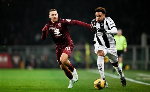 Turin đấu với Juventus