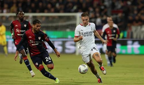 Cagliari đấu với AC Milan