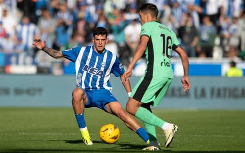 Alaves đấu với Atletico Madrid