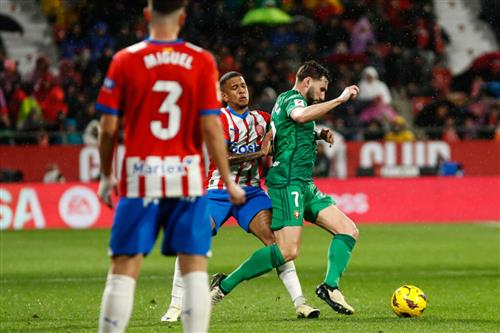 Girona đấu với Robo