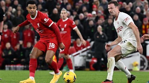 Liverpool đấu với Manchester United