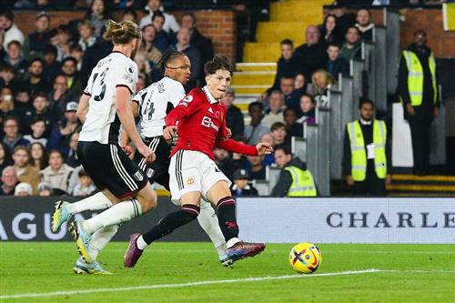 Manchester United đấu với Fulham
