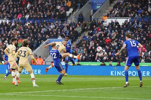 Leicester City đấu với Chelsea