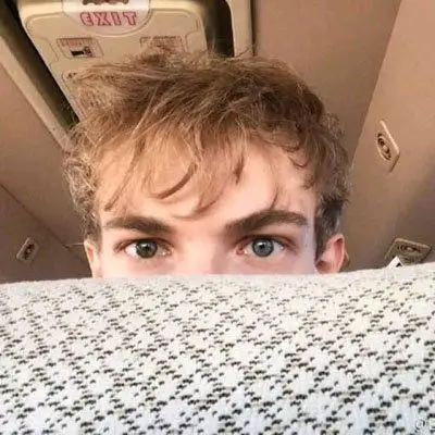 6686体育金牌作者Alfie