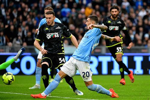 Empoli đấu với Lazio