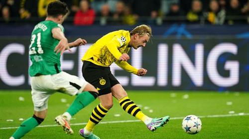 Borussia Dortmund đấu với Newcastle United