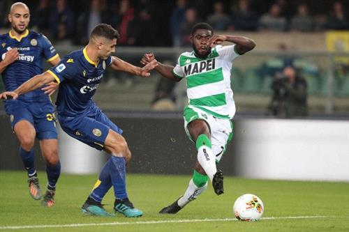 Sassuolo đấu với Verona