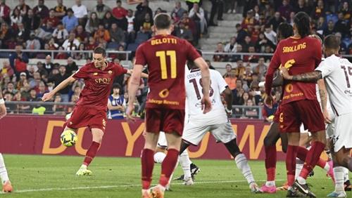 Roma đấu với Salernitana