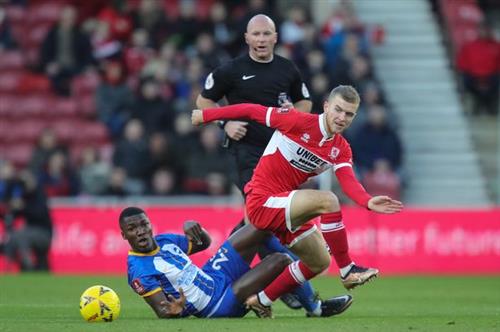 Middlesbrough đấu với Brighton