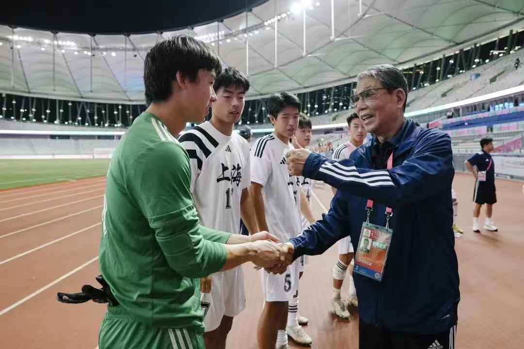 Xu Genbao: Dẫn đội tham gia Đại hội thể thao toàn quốc quá mệt mỏi. Tôi hy vọng các cầu thủ trẻ sẽ giỏi hơn Wu Lei