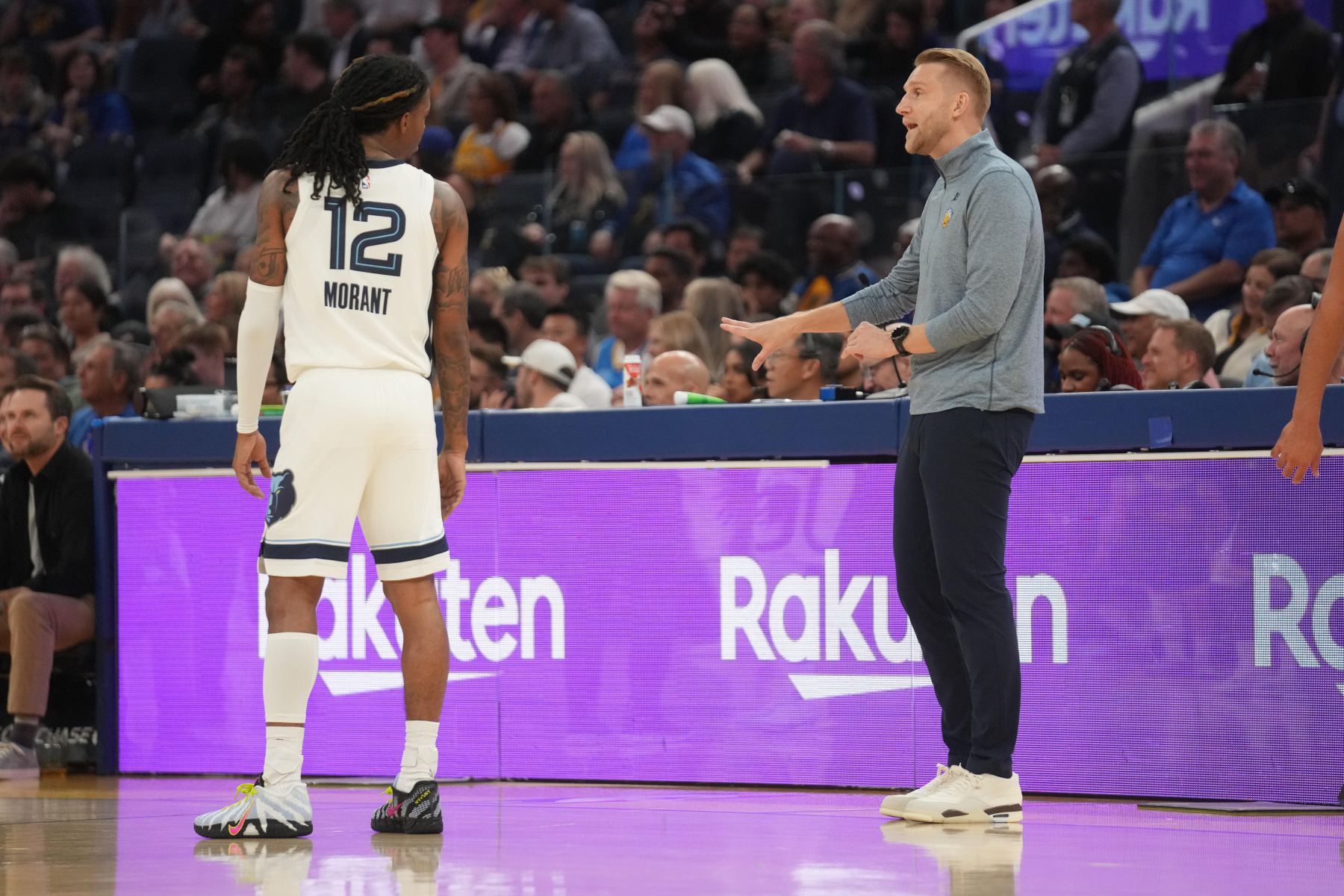 Chuyên gia về lương: Các giám đốc điều hành NBA tin rằng giá trị giao dịch Morant tương đương với việc Nets đuổi Irving đi