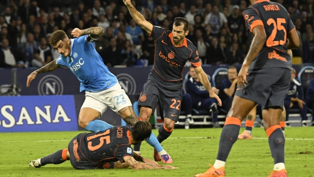 Mi Sports: Cuộc gọi 12 yard bị trễ 8 giây. Inter Milan nghi ngờ phán quyết từ chấm 12m không phải là chủ ý của trọng tài.