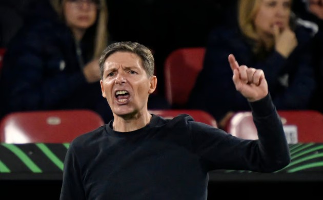 Glasner: Chúng tôi đã tận dụng lợi thế về thể lực để đánh bại đối thủ nhưng việc di chuyển về phía trước vẫn cần phải cải thiện