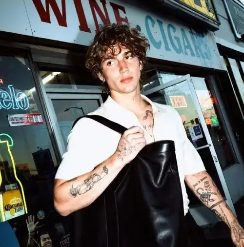 6686体育钻石作者Gale