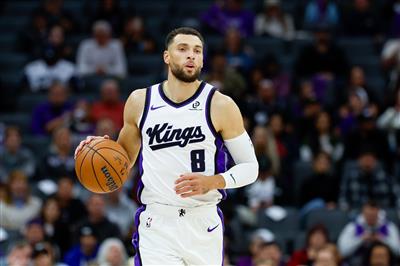 Phóng viên của đội: LaVine không thể tham dự trận đấu ngày mai với Lakers vì bị ốm