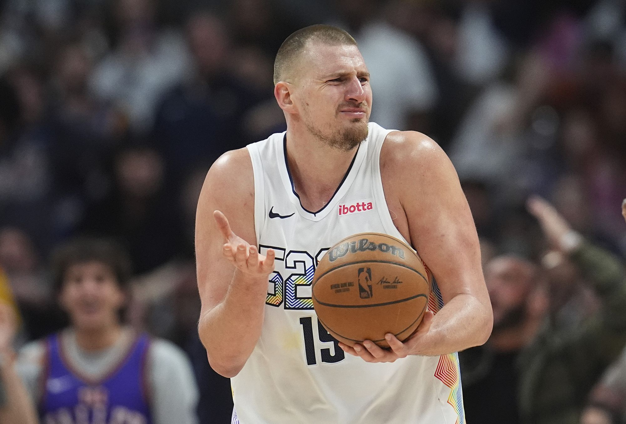 Jokic đã ghi 3 cú triple-double trong 3/4 mùa giải này và đã ghi 7 cú triple-double trong sự nghiệp của mình.