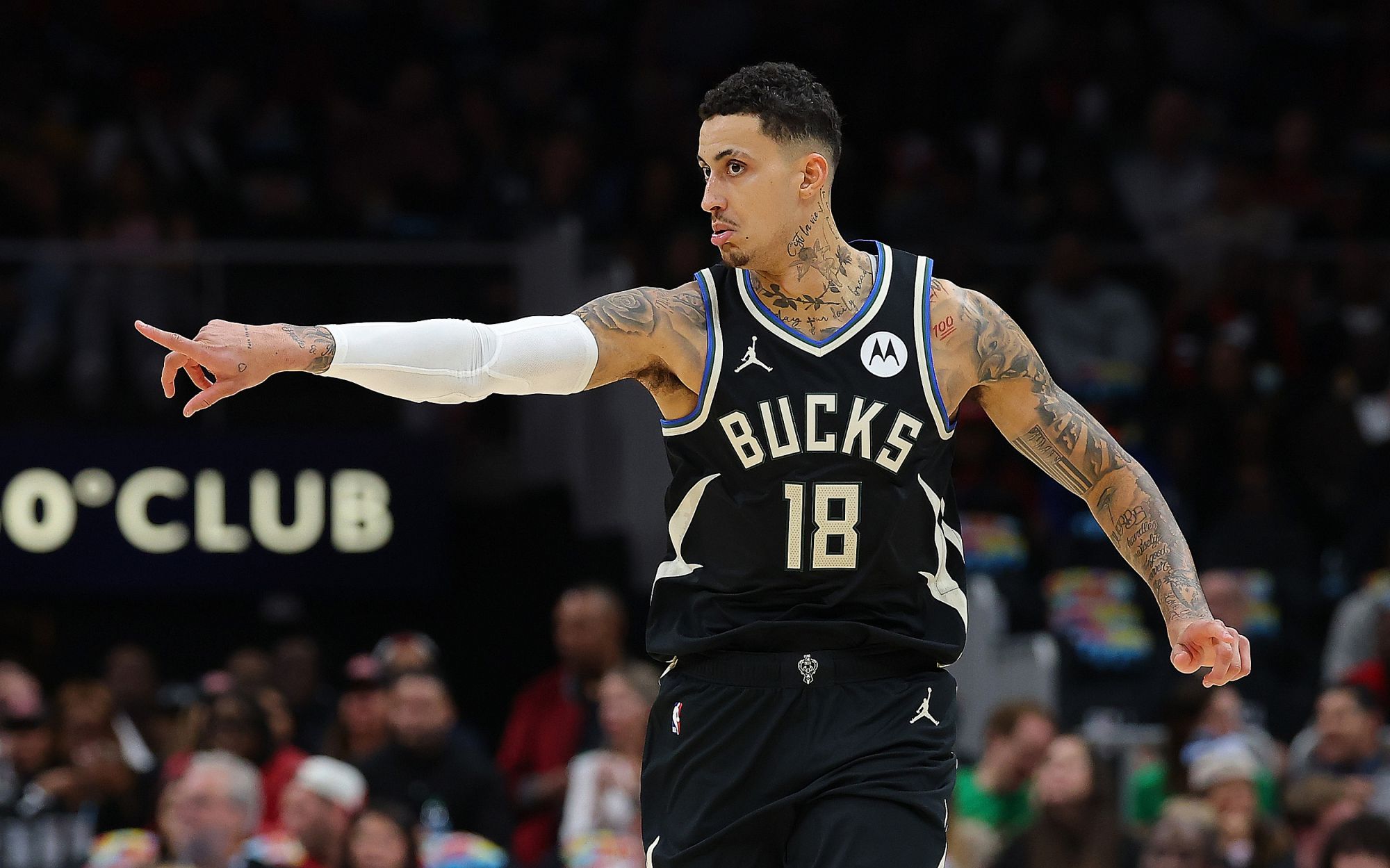 Đội hình xuất phát của Bucks vs. Hornets: Kuzma & Turner dẫn đầu đội hình mới đấu với Hornets 3