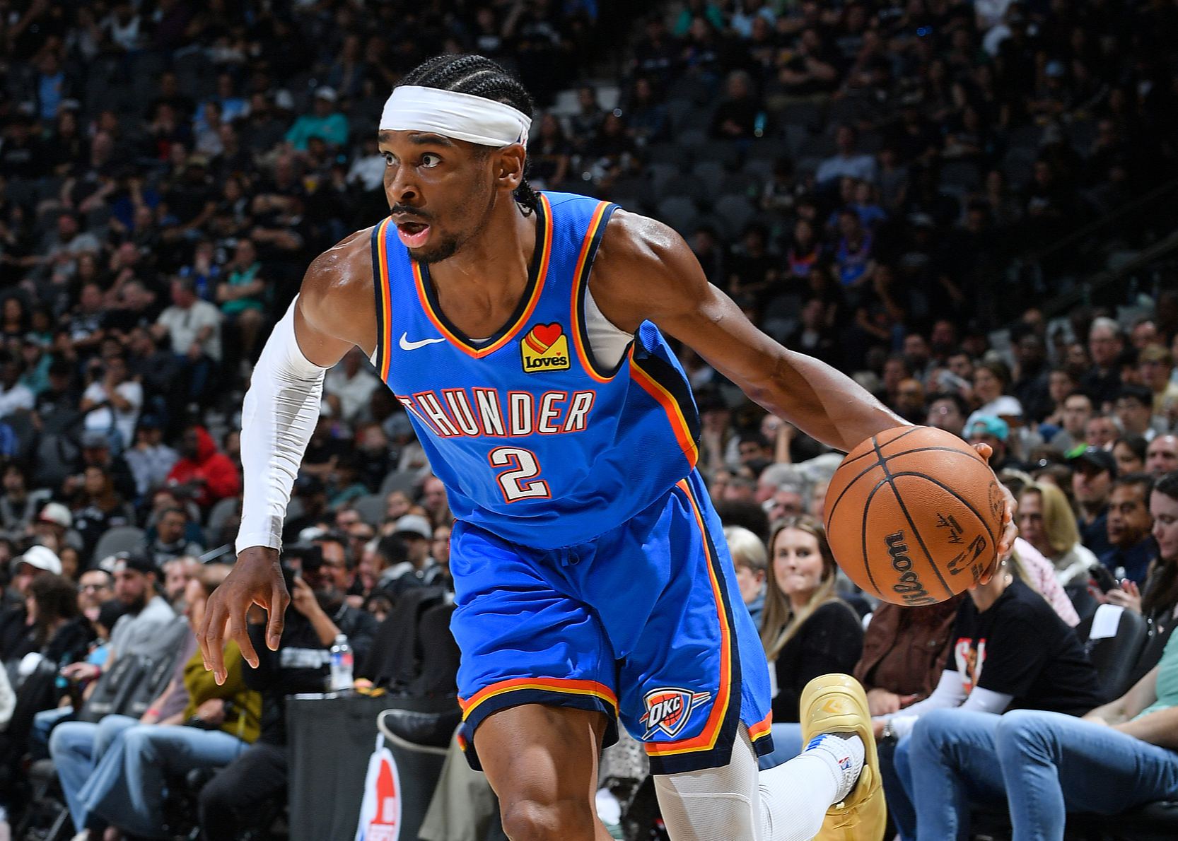 SGA ghi được nhiều điểm hơn trong ba quý đầu tiên của mùa giải này so với Maxey, người đứng thứ hai trong danh sách ghi điểm tổng thể.