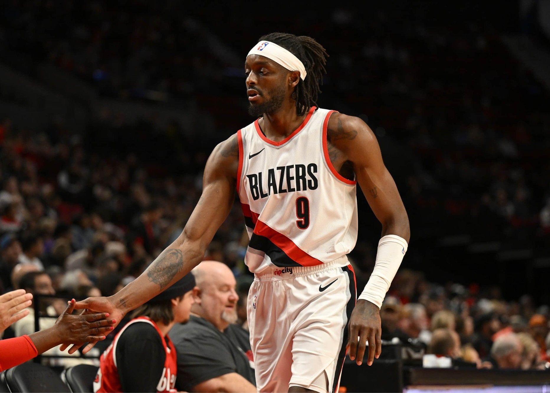 Phóng viên của đội: Trail Blazers đã tổ chức một cuộc trò chuyện kín sau thất bại trước Rockets, hy vọng duy trì được sự đoàn kết thông qua cuộc trò chuyện